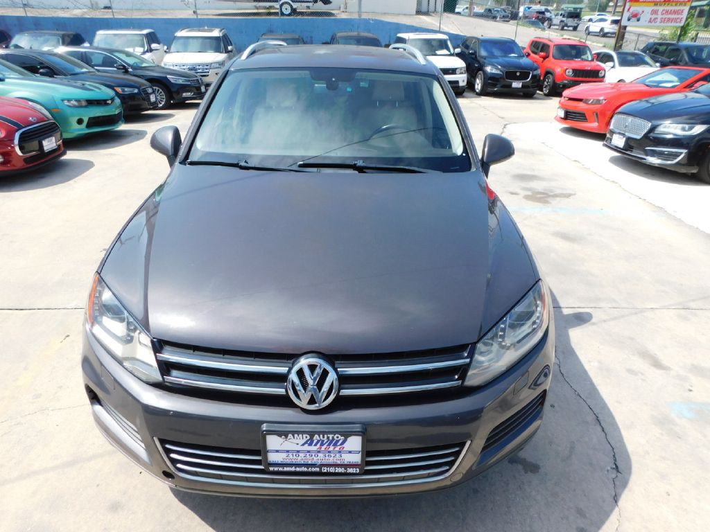 2013 Volkswagen Touareg Image 50