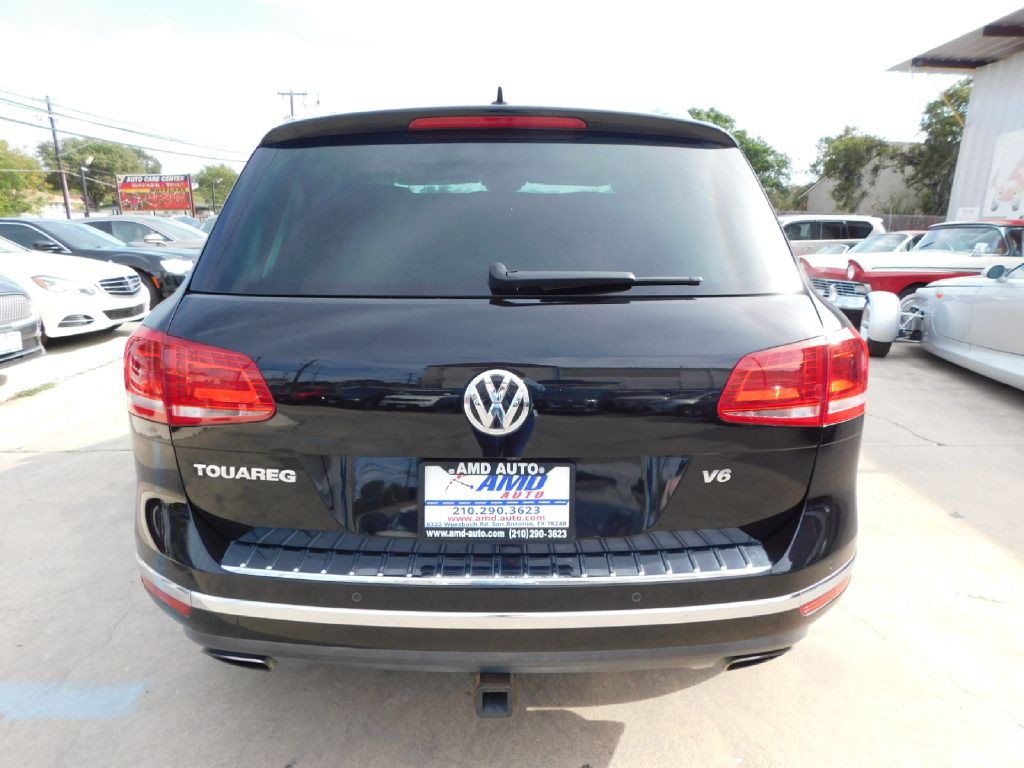 2016 Volkswagen Touareg Image 6