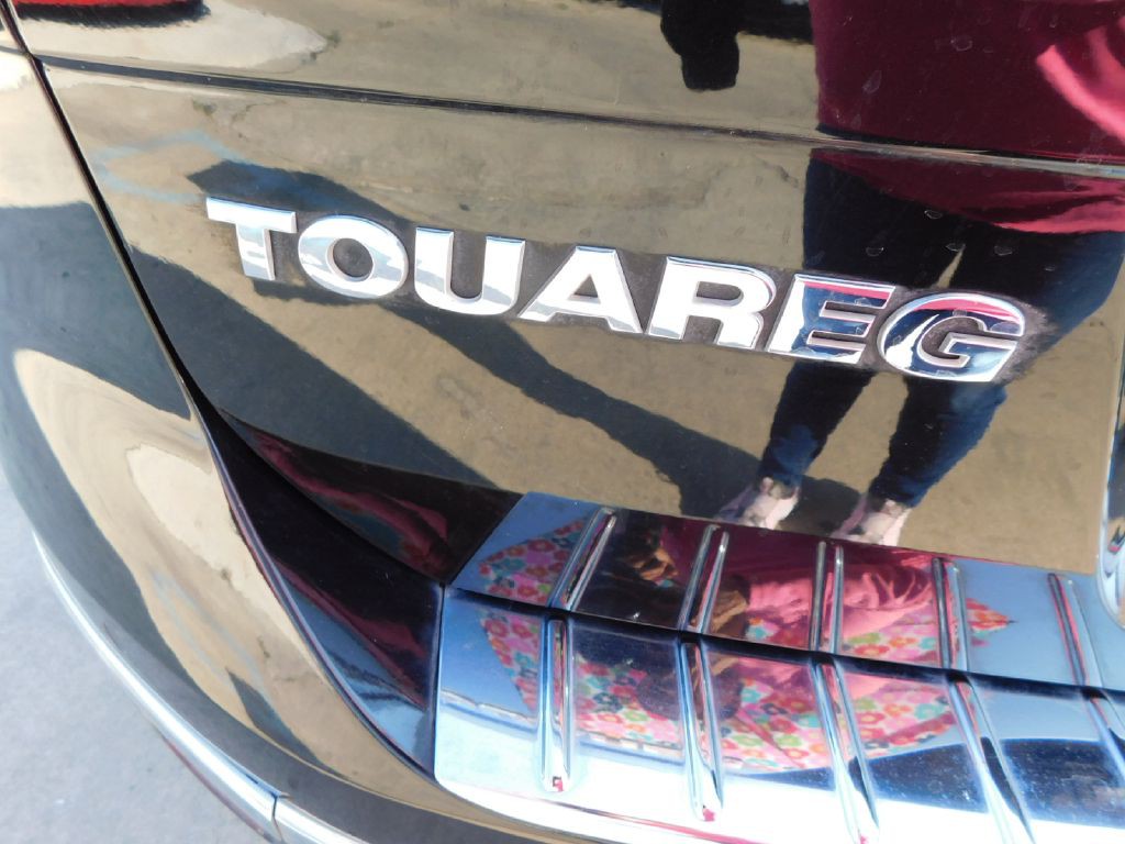 2016 Volkswagen Touareg Image 12