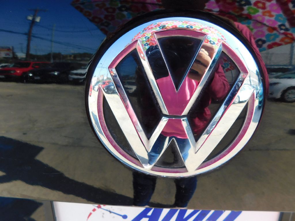 2016 Volkswagen Touareg Image 13