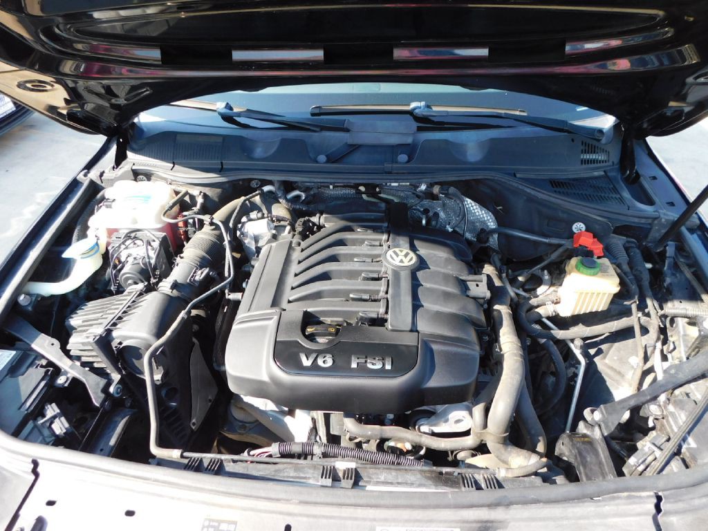 2016 Volkswagen Touareg Image 15