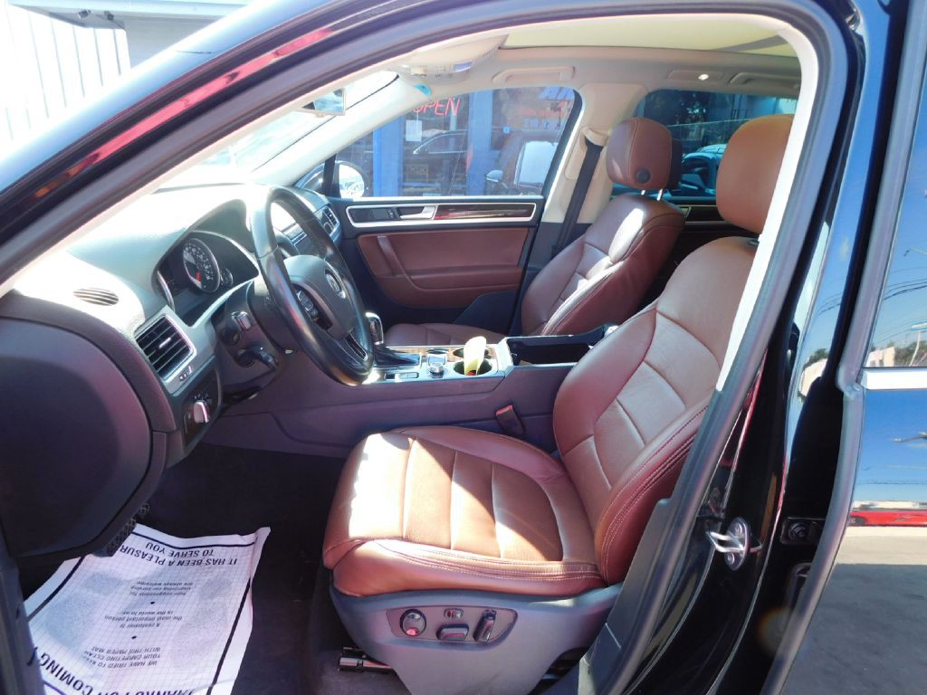 2016 Volkswagen Touareg Image 23