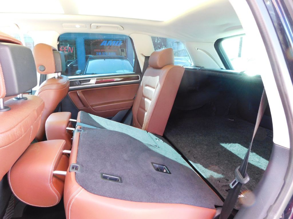 2016 Volkswagen Touareg Image 26