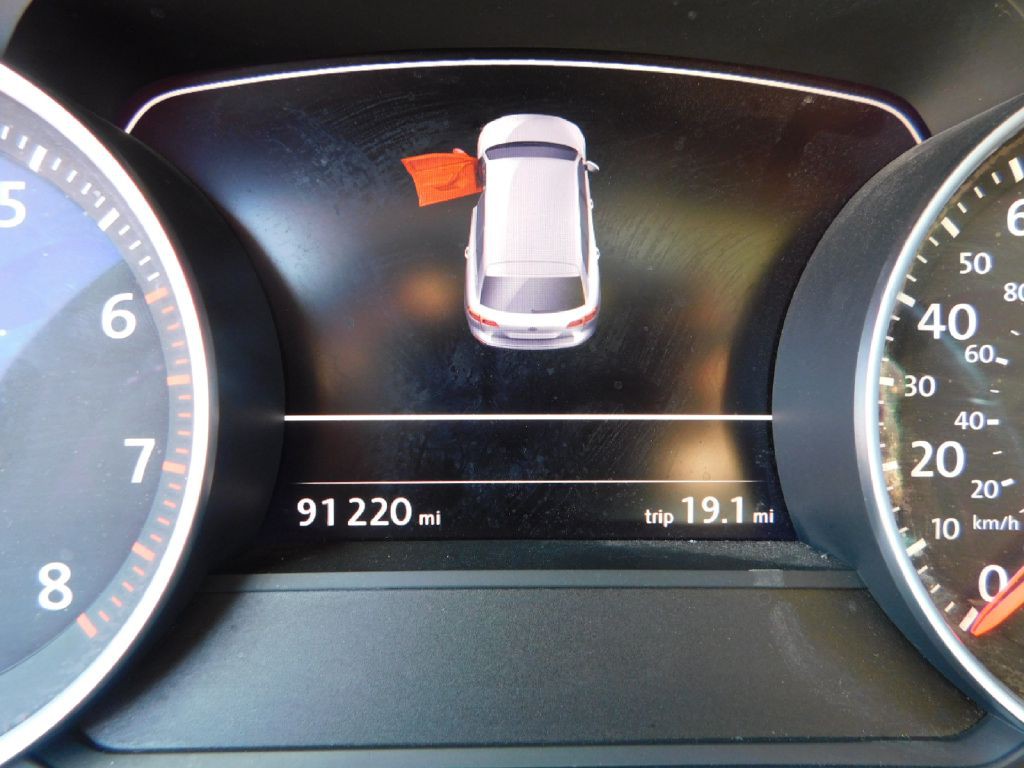 2016 Volkswagen Touareg Image 27