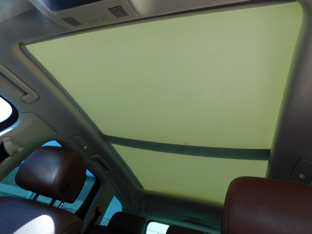 2016 Volkswagen Touareg Image 40