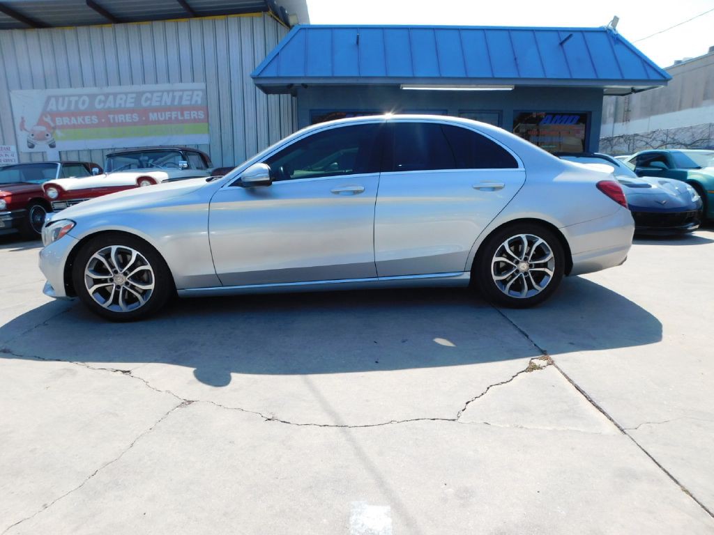 2015 Mercedes-Benz C-Class Image 4