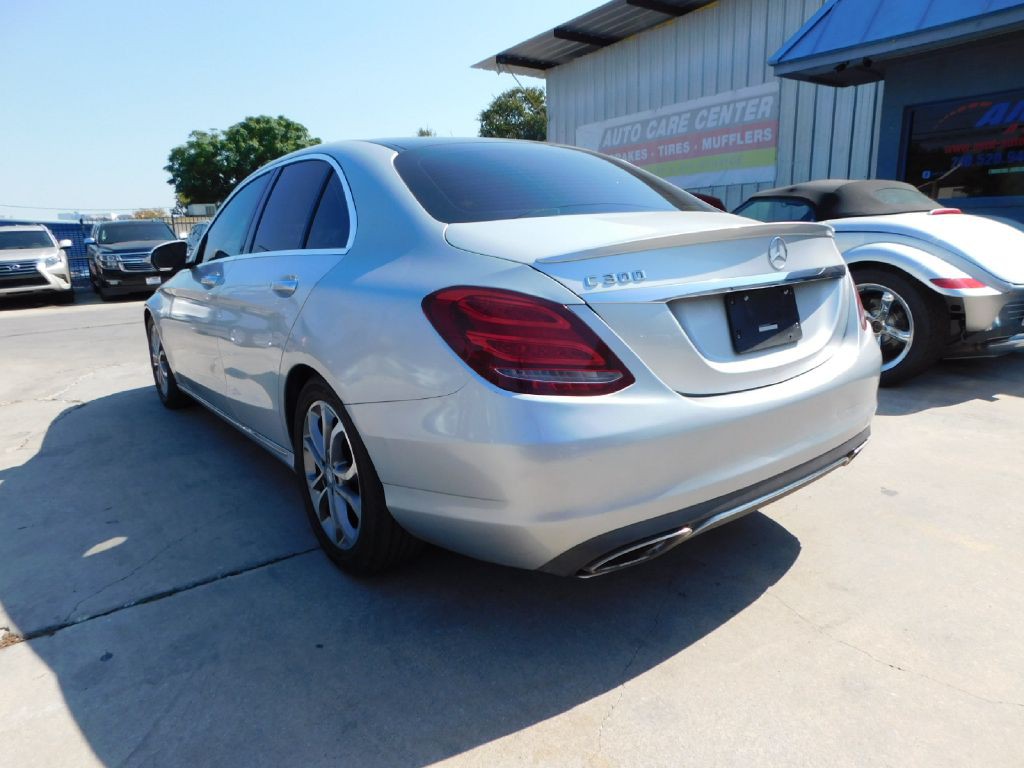 2015 Mercedes-Benz C-Class Image 5