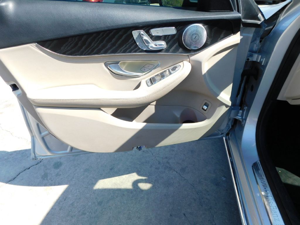 2015 Mercedes-Benz C-Class Image 19