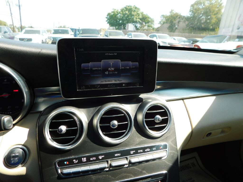 2015 Mercedes-Benz C-Class Image 23