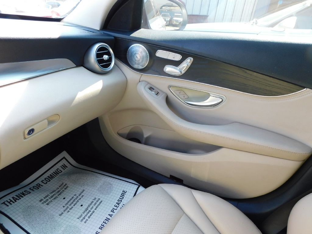 2015 Mercedes-Benz C-Class Image 25