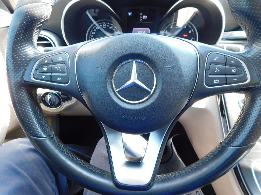 2015 Mercedes-Benz C-Class Image 26