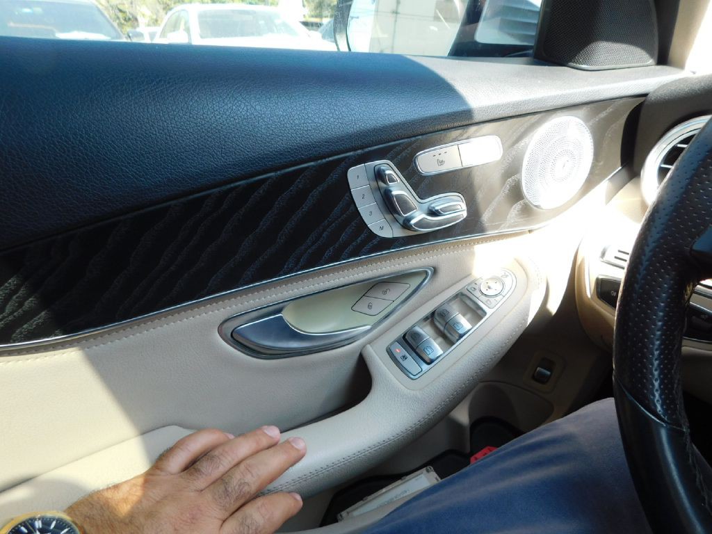 2015 Mercedes-Benz C-Class Image 27