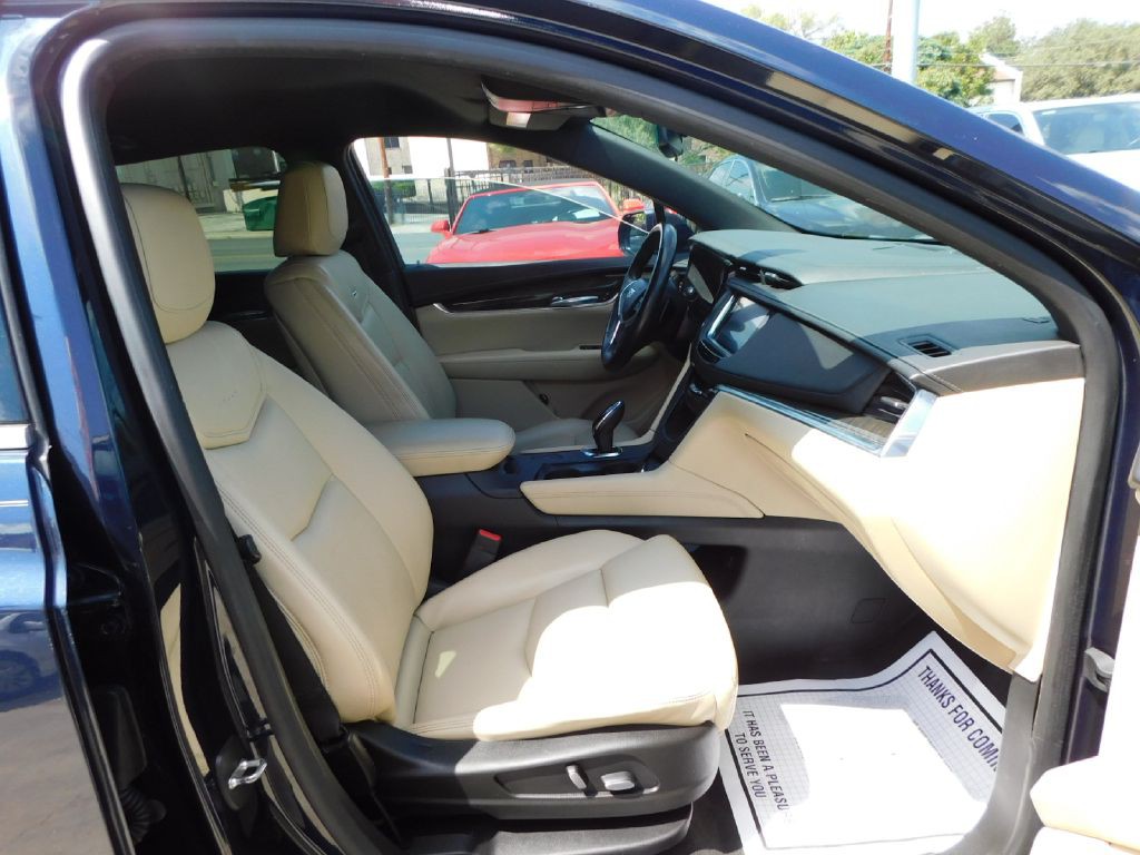 2017 Cadillac XT5 Image 44