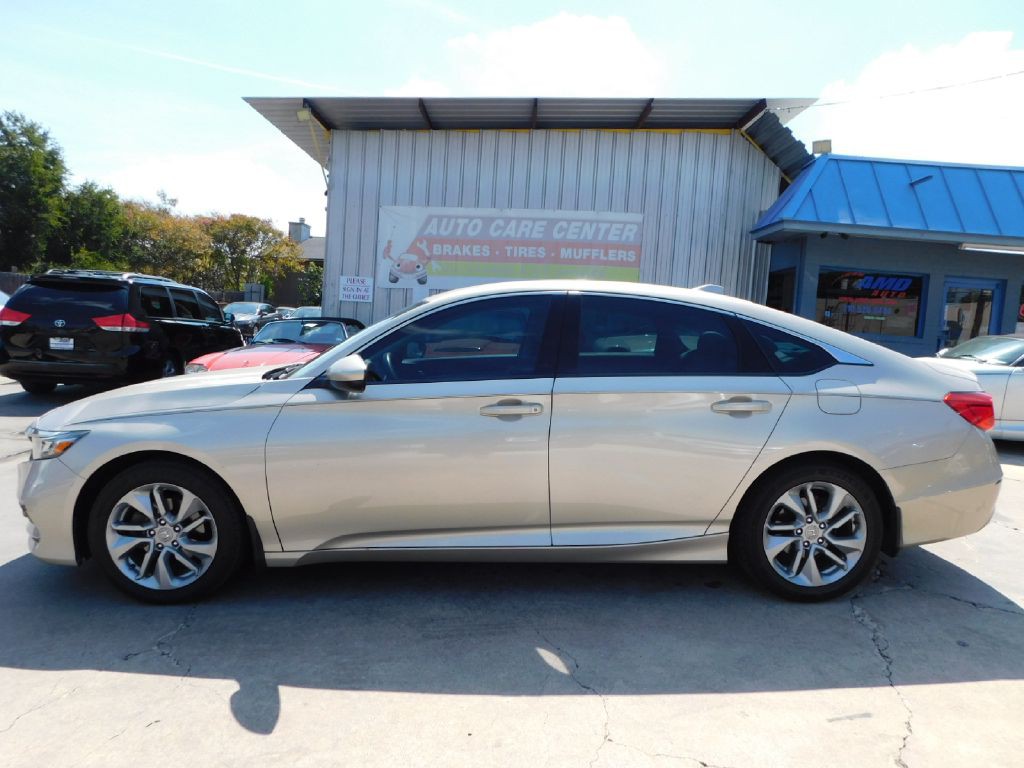 2018 Honda Accord Image 2