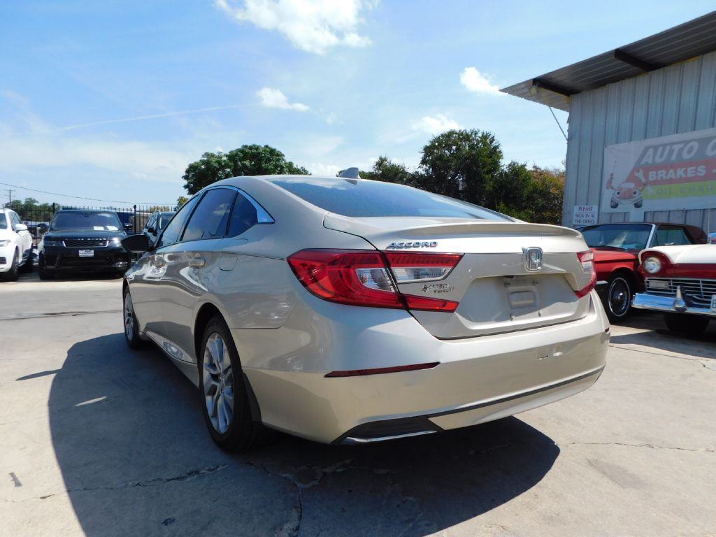 2018 Honda Accord Image 3