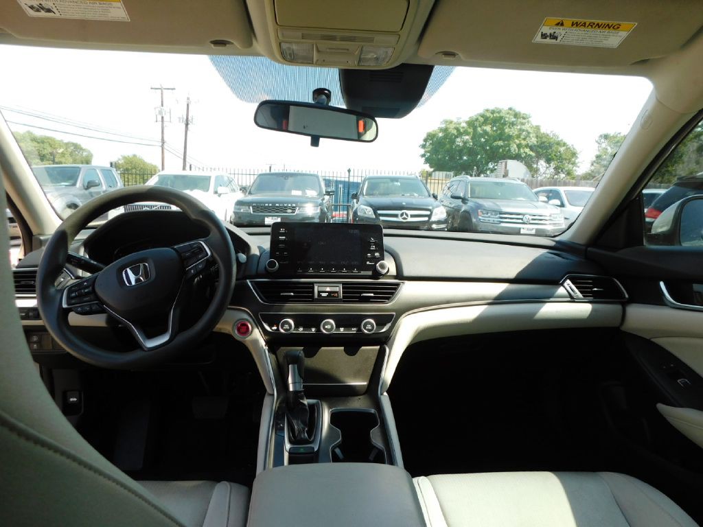 2018 Honda Accord Image 25