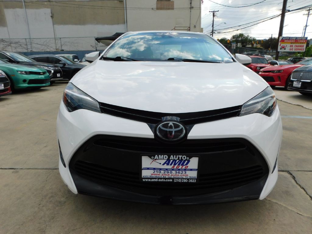 2018 Toyota Corolla Image 2