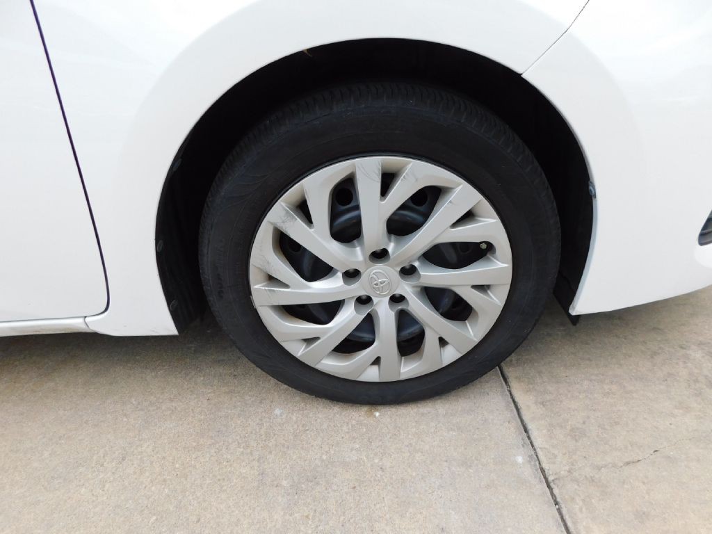 2018 Toyota Corolla Image 9