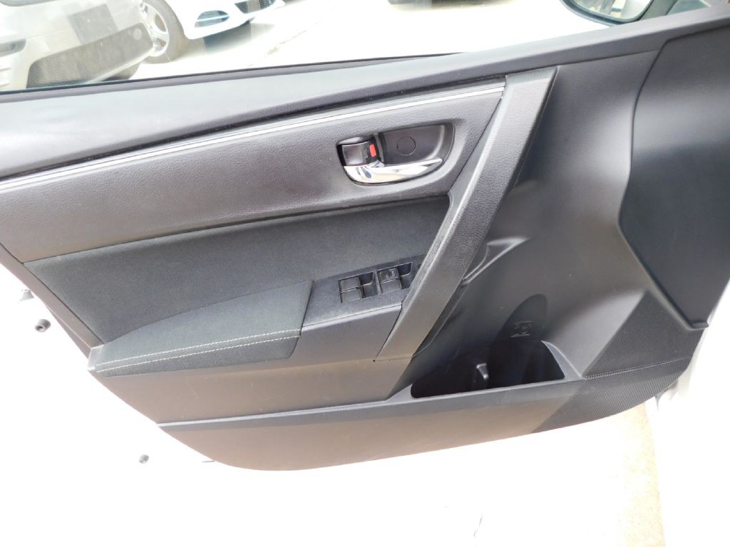2018 Toyota Corolla Image 28