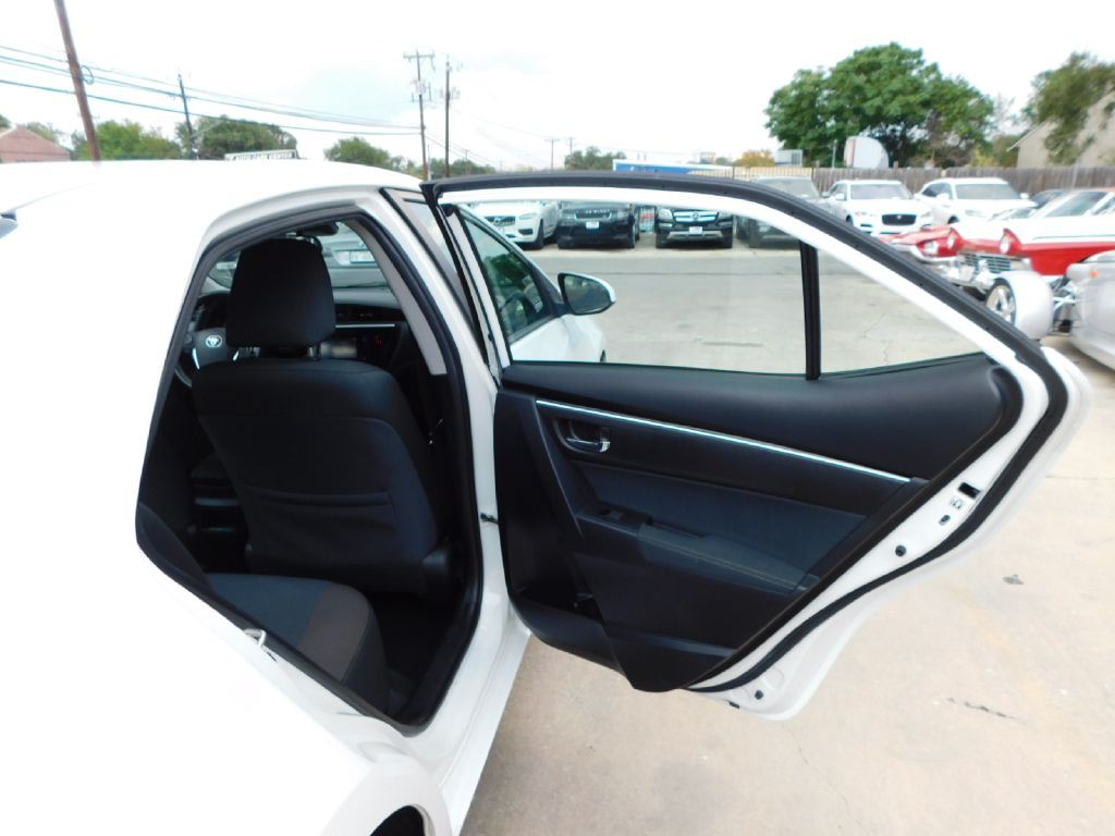 2018 Toyota Corolla Image 39