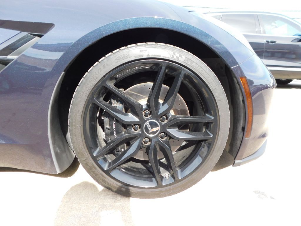 2015 Chevrolet Corvette Image 9