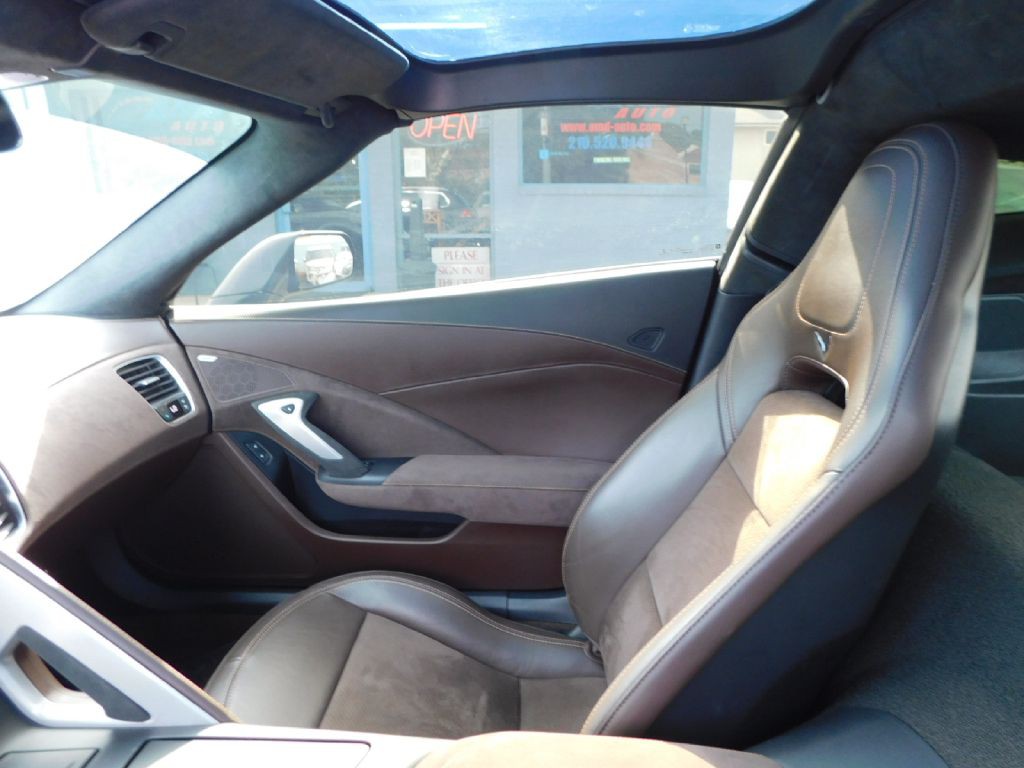 2015 Chevrolet Corvette Image 29