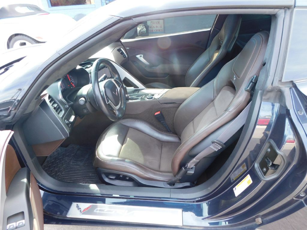 2015 Chevrolet Corvette Image 35