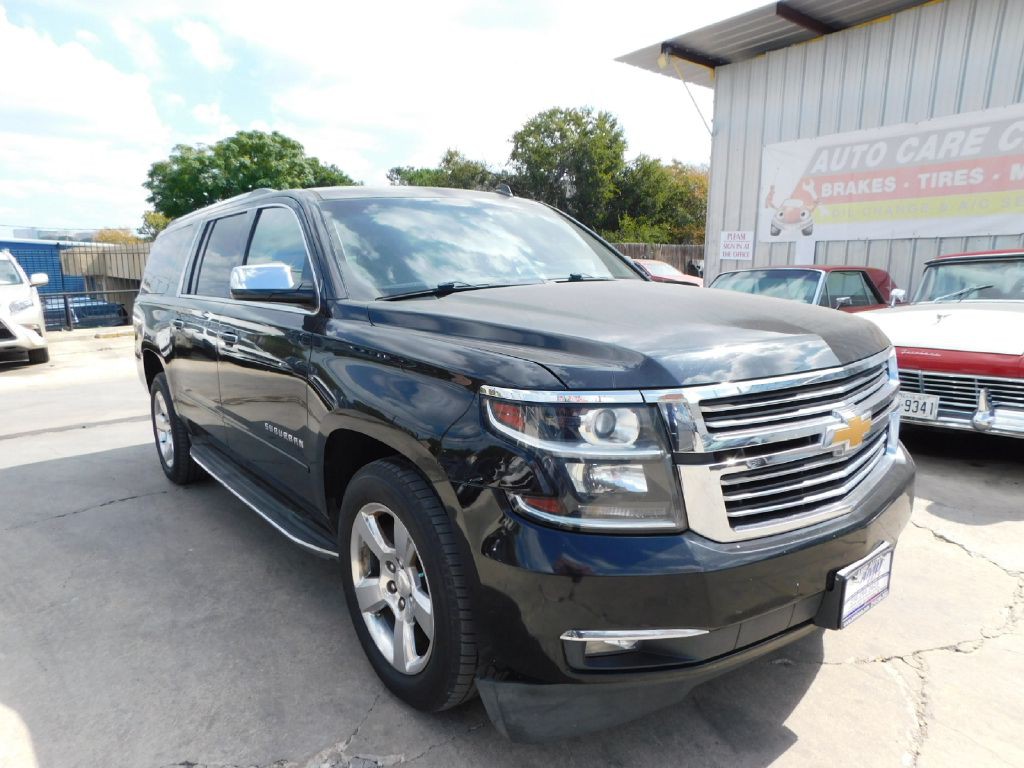 2015 Chevrolet Suburban Image 1