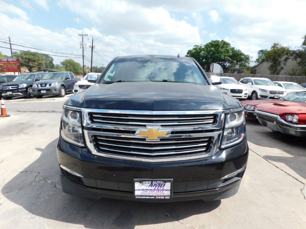 2015 Chevrolet Suburban Image 2