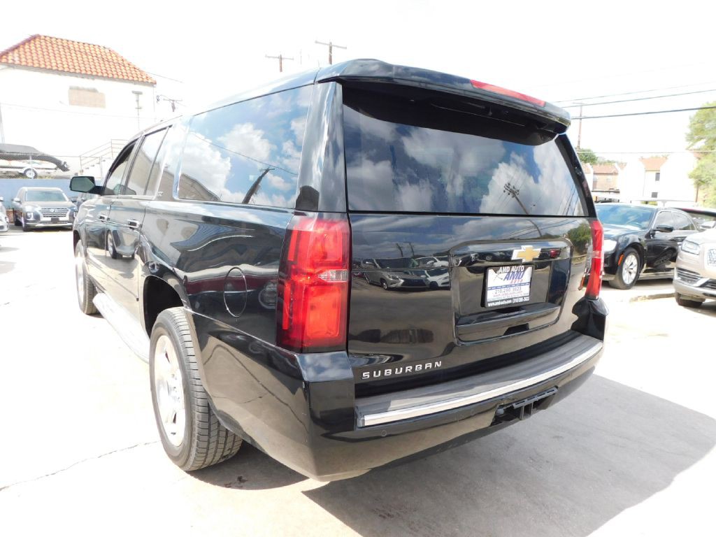 2015 Chevrolet Suburban Image 5