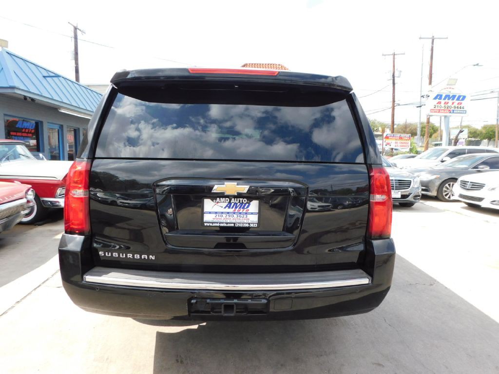 2015 Chevrolet Suburban Image 6
