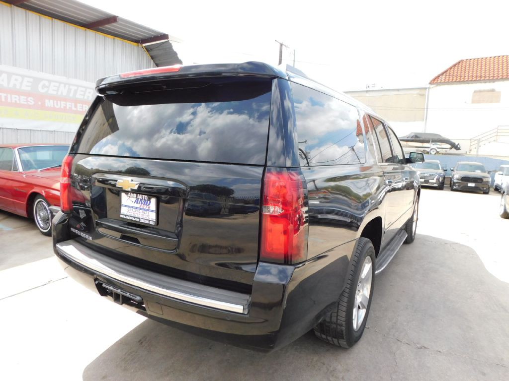 2015 Chevrolet Suburban Image 7