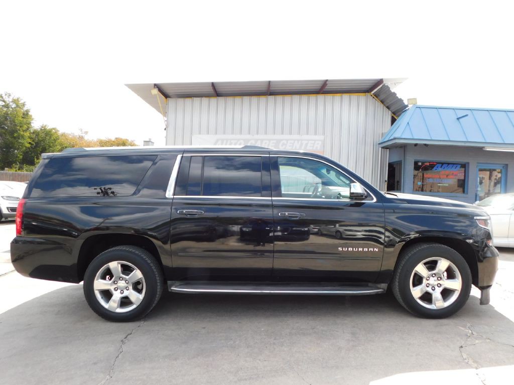2015 Chevrolet Suburban Image 8