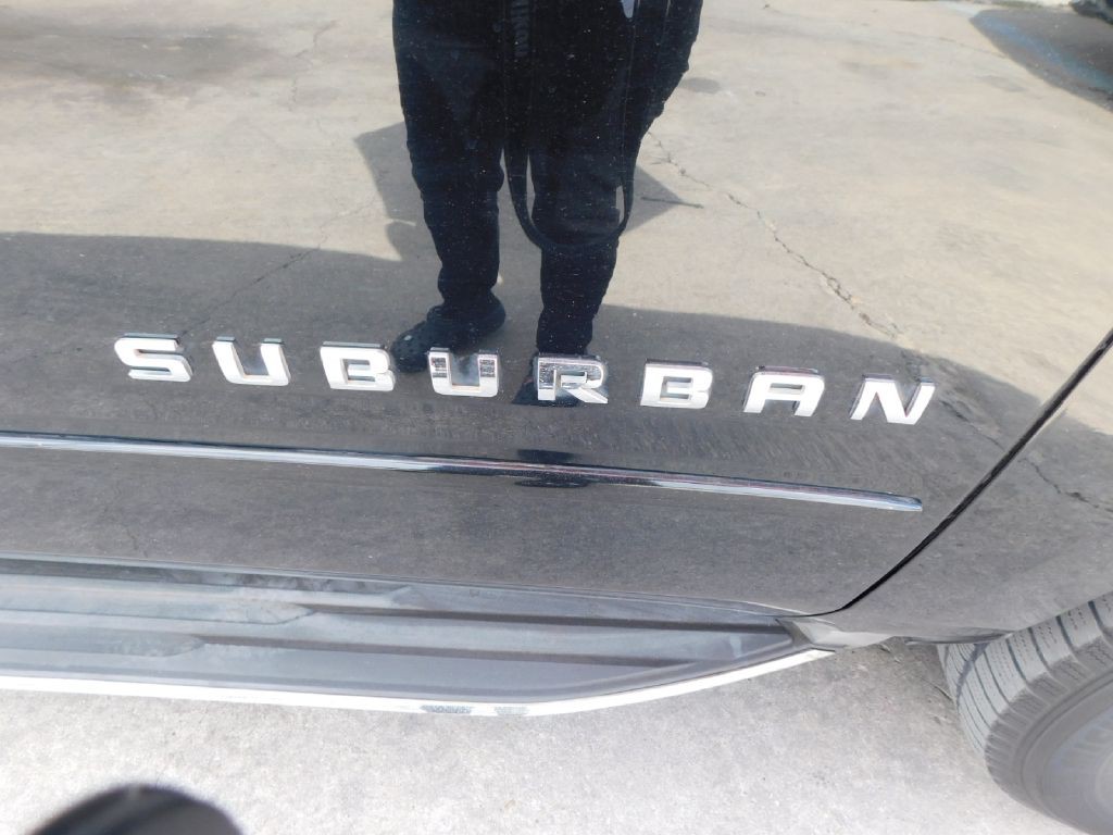 2015 Chevrolet Suburban Image 10