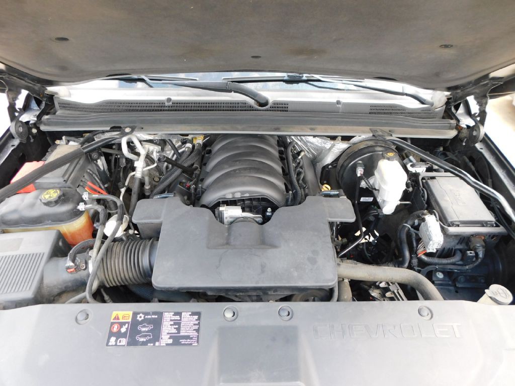 2015 Chevrolet Suburban Image 15