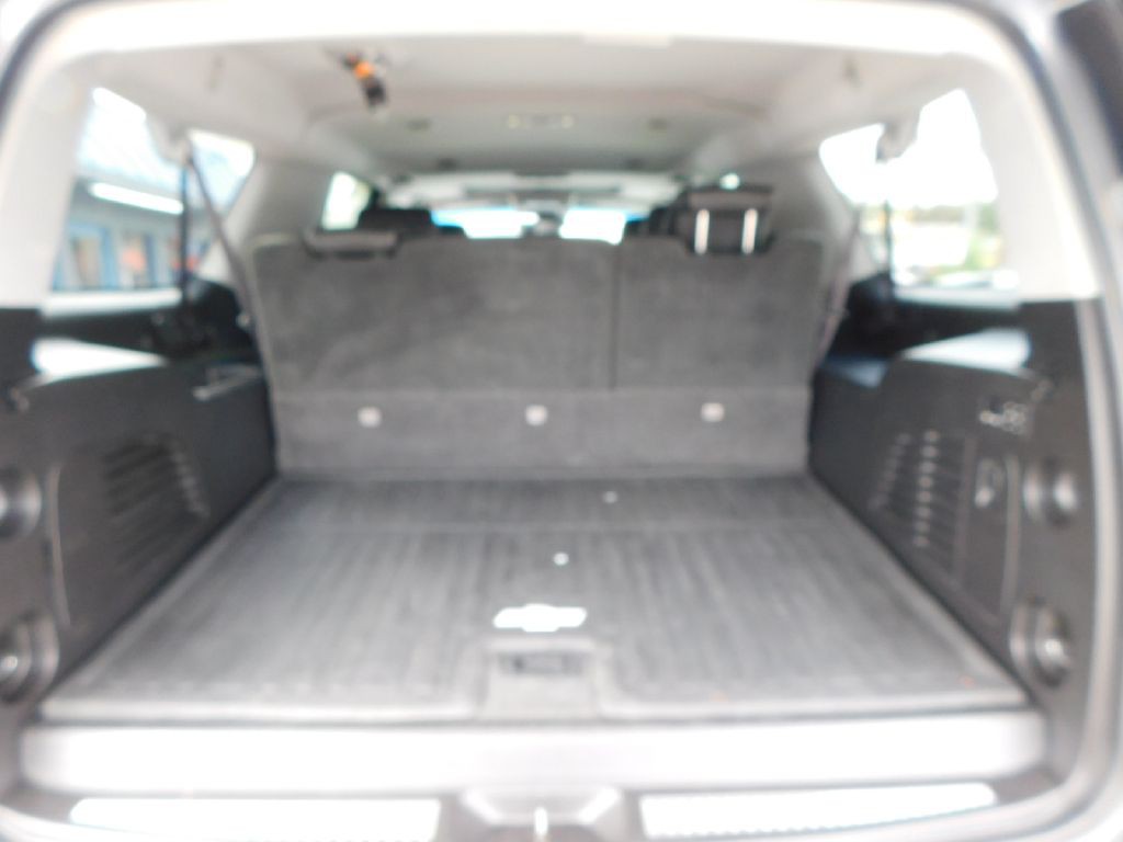 2015 Chevrolet Suburban Image 17