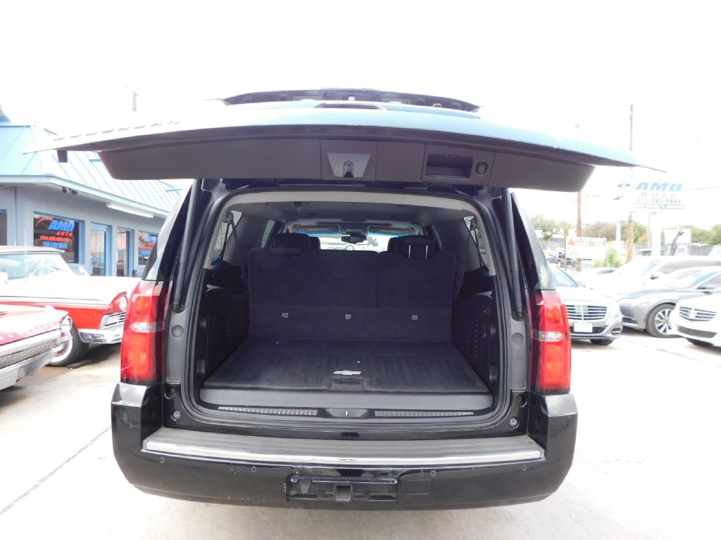 2015 Chevrolet Suburban Image 18