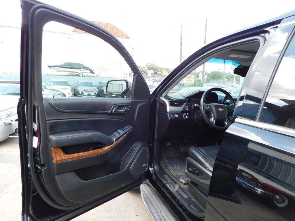 2015 Chevrolet Suburban Image 21