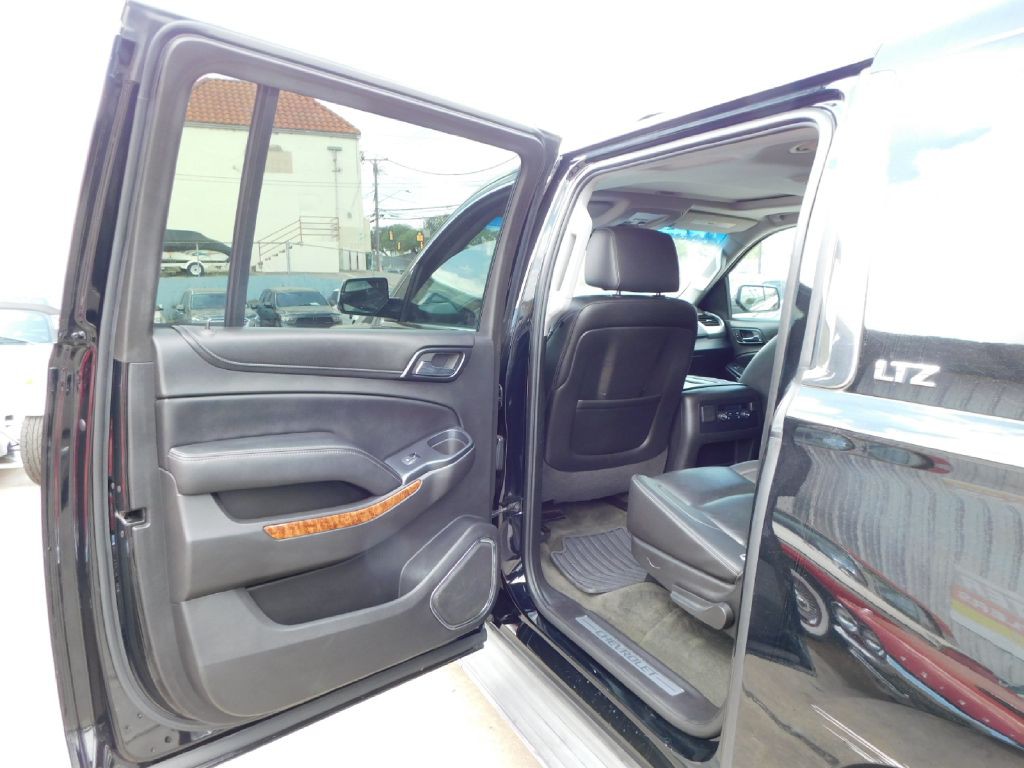 2015 Chevrolet Suburban Image 23