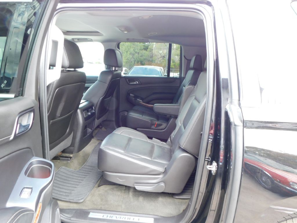 2015 Chevrolet Suburban Image 24