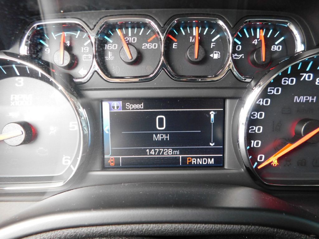 2015 Chevrolet Suburban Image 28