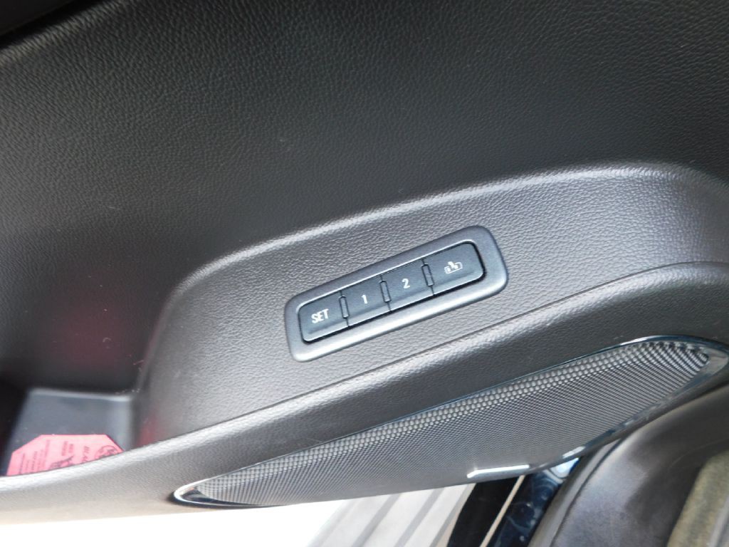 2015 Chevrolet Suburban Image 33