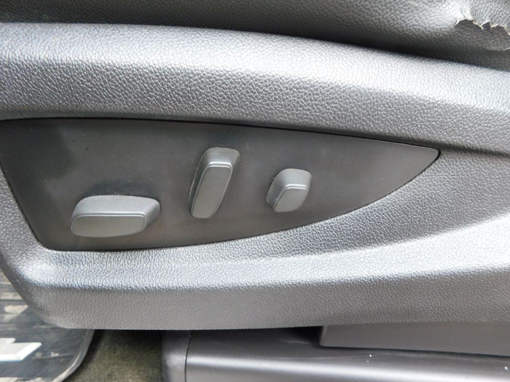 2015 Chevrolet Suburban Image 35
