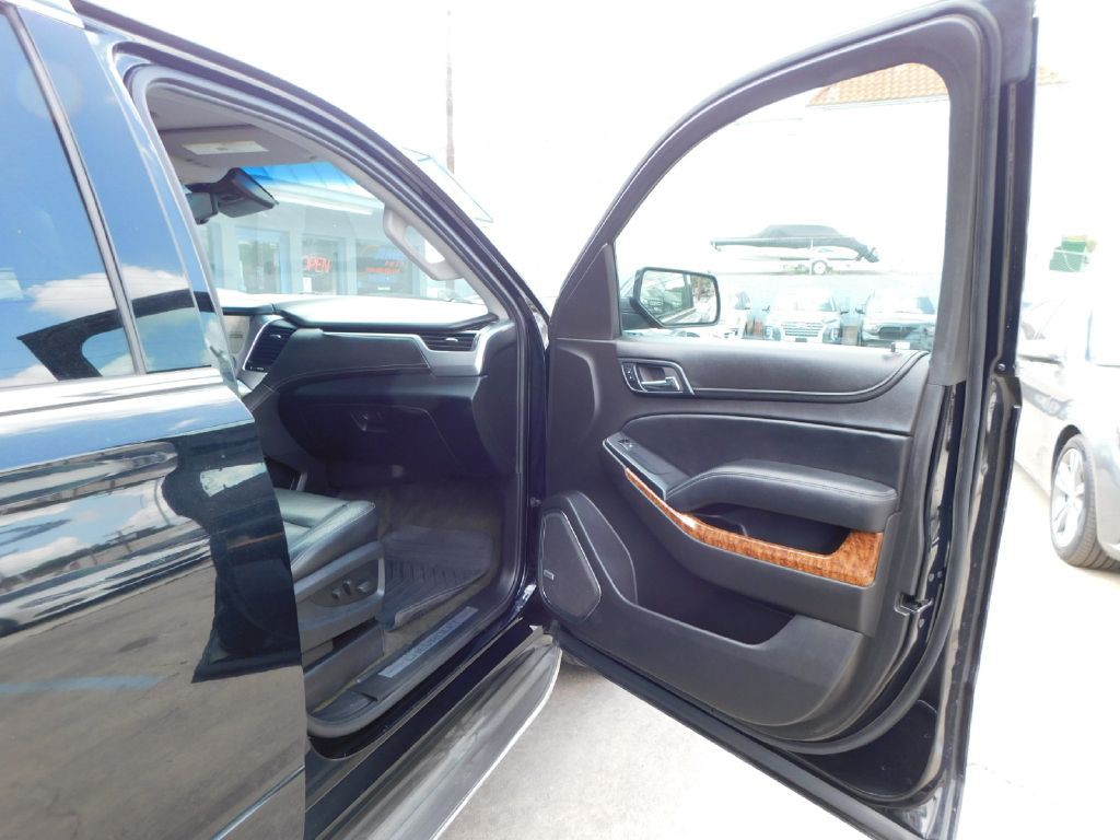 2015 Chevrolet Suburban Image 52