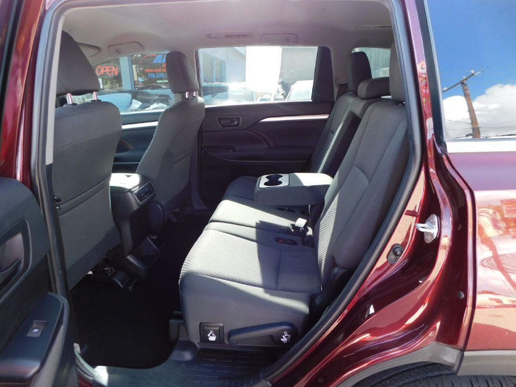 2019 Toyota Highlander Image 24