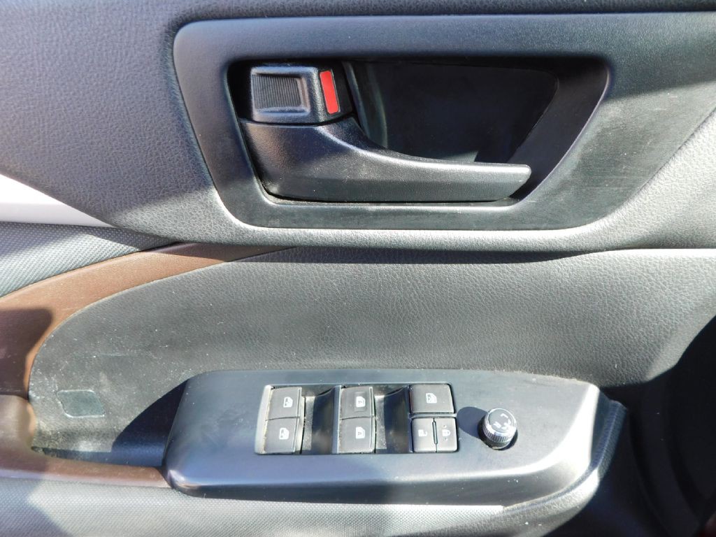 2019 Toyota Highlander Image 30
