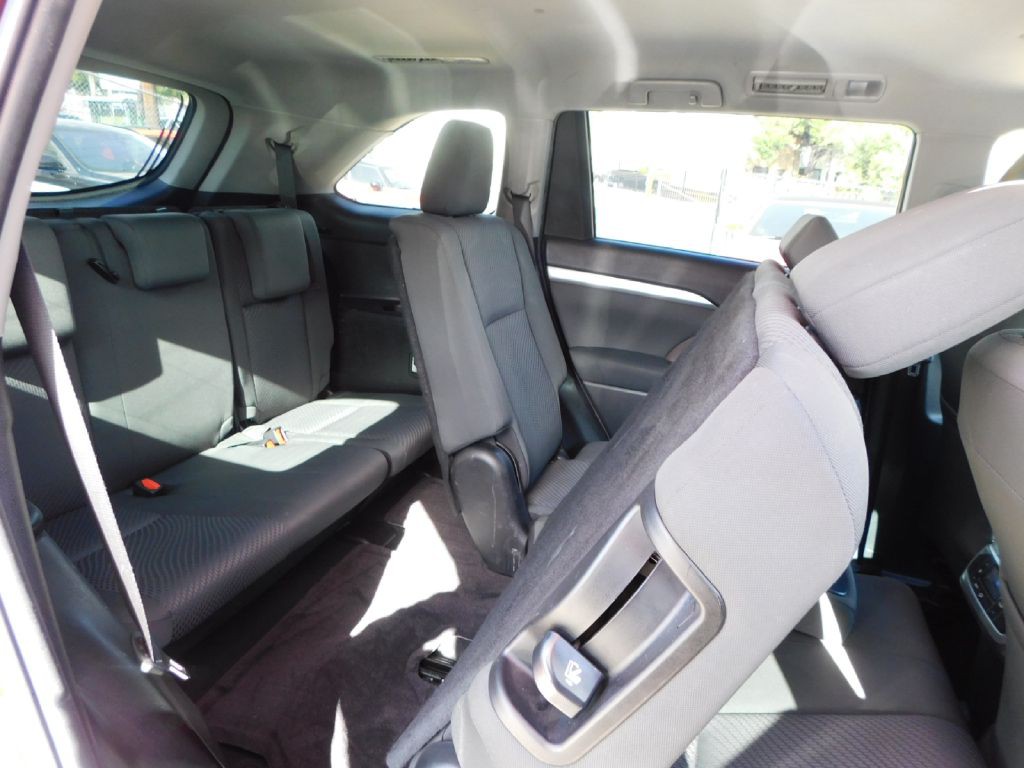 2019 Toyota Highlander Image 40