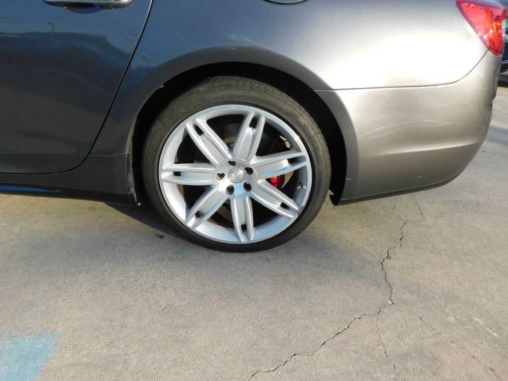 2015 Maserati Quattroporte Image 9