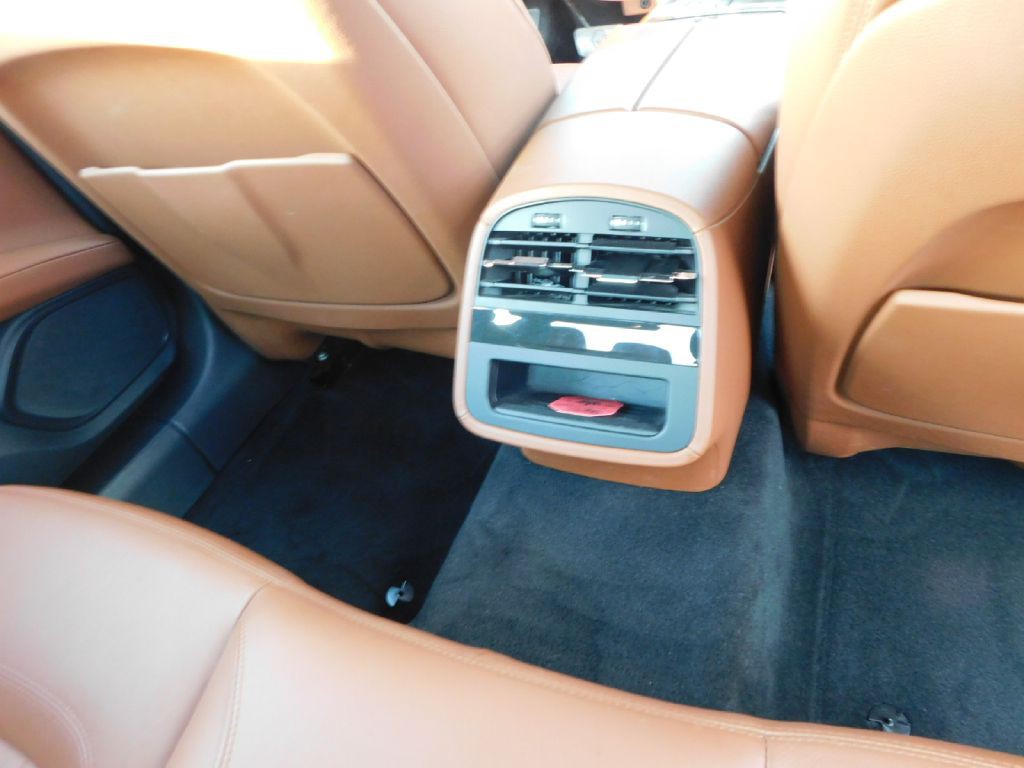 2015 Maserati Quattroporte Image 16