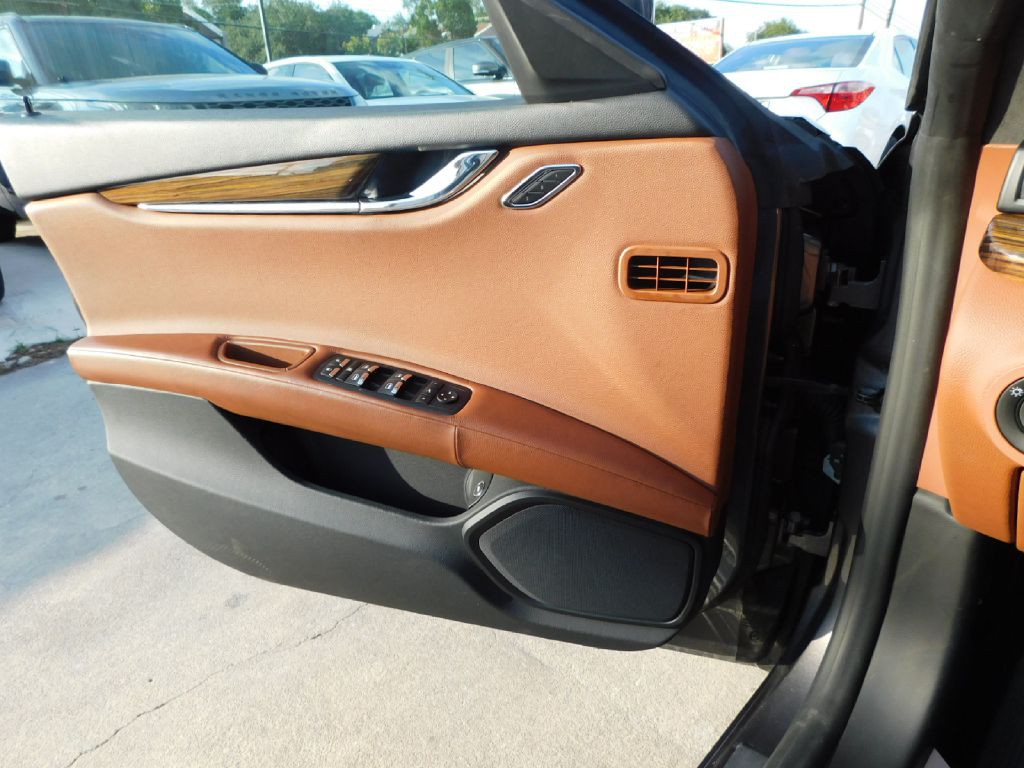 2015 Maserati Quattroporte Image 24